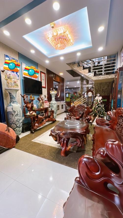 Hẻm xe hơi 20m, tương lai ra mặt tiền đường, 80m2 nhà 4 tầng, không lồ giới!